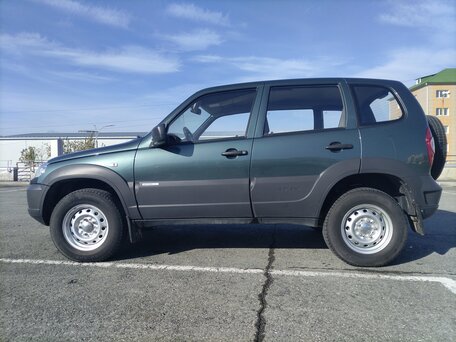 2012 Chevrolet Niva I Рестайлинг, серый, 490000 рублей, вид 3