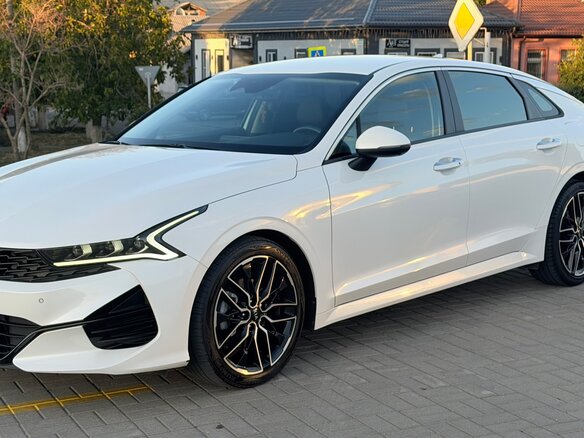 2021 Kia K5 III, белый, 2900000 рублей - вид 3