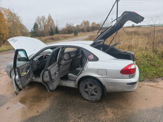 2000 Mazda 626 V (GF), серебристый, 160000 рублей, вид 3