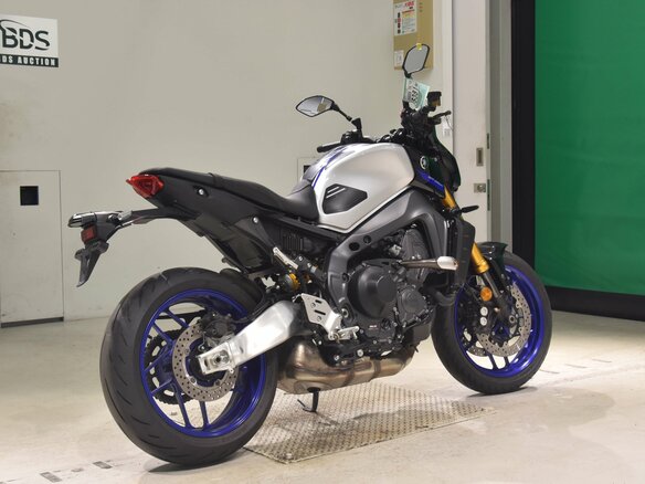2022 Yamaha MT-09 (FZ-09), серебристый, 1150000 рублей - вид 5