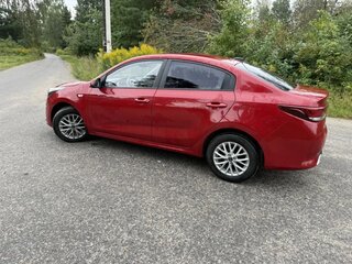 2020 Kia Rio IV Рестайлинг, красный, 1420000 рублей, вид 5