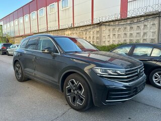 2024 Volkswagen Touareg III Рестайлинг, чёрный, 10699000 рублей, вид 2