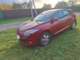 2011 Renault Megane III, красный, 800000 рублей, вид 1