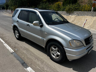 2000 Mercedes-Benz M-Класс 320 I (W163), серый, 595000 рублей, вид 2
