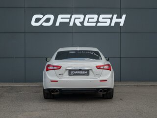 2017 Maserati Ghibli S III Рестайлинг, белый, 4200000 рублей, вид 4