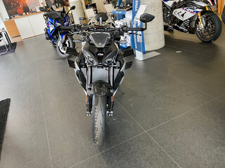 2025 BMW M 1000 R, серебристый, 2800000 рублей, вид 3