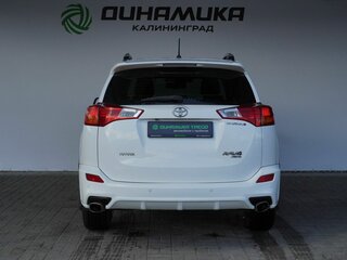 2015 Toyota RAV4 IV (XA40), белый, 1790000 рублей, вид 4