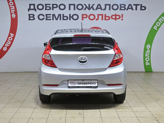2016 Hyundai Solaris I Рестайлинг, серебристый, 950000 рублей, вид 5