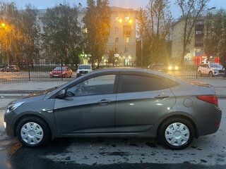2016 Hyundai Solaris I Рестайлинг, серый, 799999 рублей, вид 3