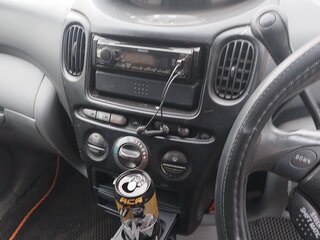 2000 Toyota FunCargo, жёлтый, 320000 рублей, вид 4