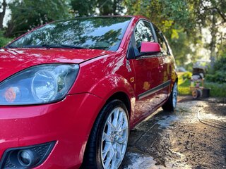 2006 Ford Fiesta Mk5, красный, 400000 рублей, вид 2