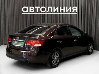 2011 Kia Cerato 6-speed II, красный, 799000 рублей, вид 3