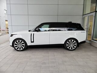 2022 Land Rover Range Rover P400 MHEV Long V, белый, 13590000 рублей, вид 4