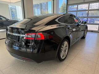2014 Tesla Model S S85 I, чёрный, 1990000 рублей, вид 4