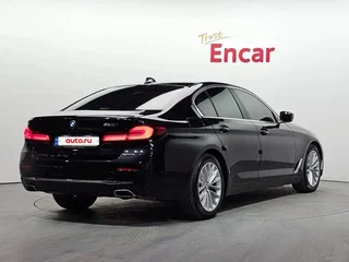 2022 BMW 5 серии 520i VII (G30/G31/G38) Рестайлинг, чёрный, 4370000 рублей, вид 3