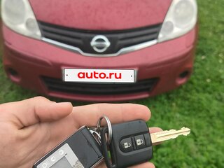 2011 Nissan Note I Рестайлинг, красный, 650000 рублей, вид 3