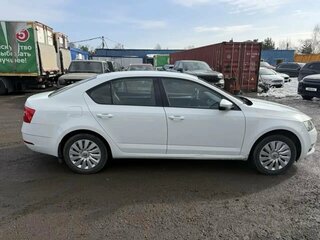 2019 Skoda Octavia III (A7) Рестайлинг, белый, 1750000 рублей, вид 4