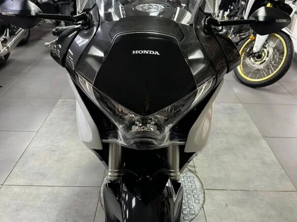 2017 Honda VFR 1200, белый, 850000 рублей - вид 7
