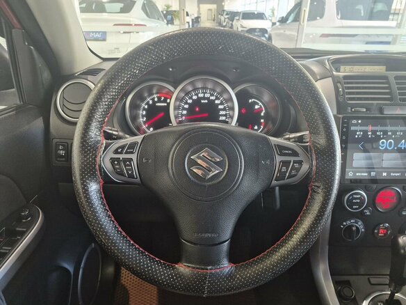2010 Suzuki Grand Vitara II Рестайлинг, красный - вид 20