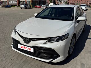 2018 Toyota Camry VIII (XV70), белый, 2500000 рублей, вид 1