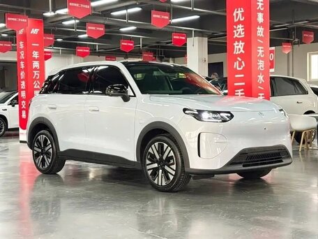 2026 Leapmotor A10 39.8 kWh, серебристый, 1708011 рублей, вид 2