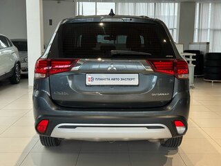 2019 Mitsubishi Outlander III Рестайлинг 3, серый, 1777000 рублей, вид 5