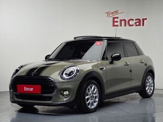 2018 Mini Cabrio Cooper III Рестайлинг, коричневый, 1700000 рублей, вид 1