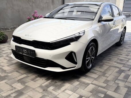 2026 Kia K3 II (China Market) Рестайлинг, белый, 2090000 рублей, вид 2