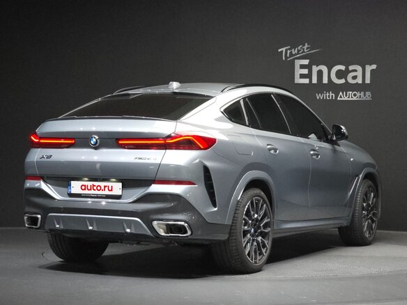 2025 BMW X6 40i III (G06) Рестайлинг, серебристый - вид 1
