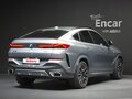 2025 BMW X6 40i III (G06) Рестайлинг, серебристый - вид 1