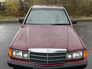 1992 Mercedes-Benz 190 (W201), красный, 400000 рублей, вид 3