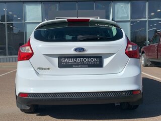 2013 Ford Focus III, белый, 825000 рублей, вид 5