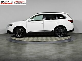 2021 Mitsubishi Outlander III Рестайлинг 3, белый, 2397000 рублей, вид 5