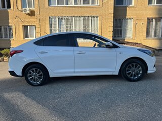 2021 Hyundai Solaris II Рестайлинг, белый, 1890000 рублей, вид 3