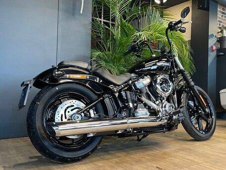 2025 Harley-Davidson Street Bob, чёрный, 2290000 рублей, вид 2