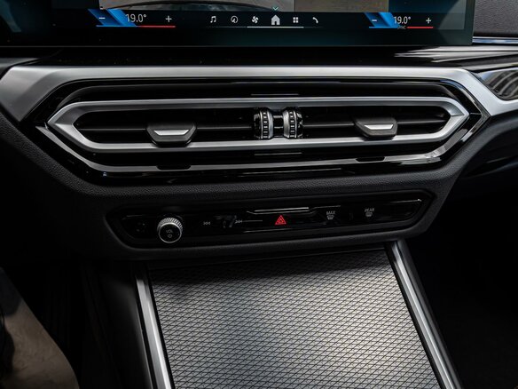 2024 BMW 3 серии 325i VII (G2x) Рестайлинг, чёрный - вид 16