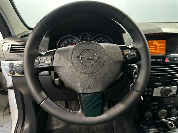 2011 Opel Astra H Рестайлинг, белый, 622000 рублей - вид 15
