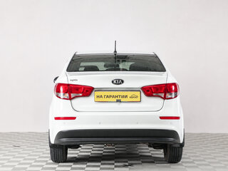 2016 Kia Rio III Рестайлинг, белый, 879000 рублей, вид 5