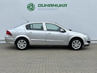 2011 Opel Astra H Рестайлинг, серебристый, 595000 рублей, вид 4