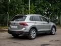 2021 Volkswagen Tiguan II Рестайлинг, серебристый, 2305000 рублей - вид 1
