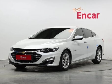 2021 Chevrolet Malibu IX Рестайлинг, белый, 1630000 рублей, вид 1