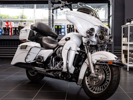 2011 Harley-Davidson Electra Glide, белый, 1100000 рублей, вид 1