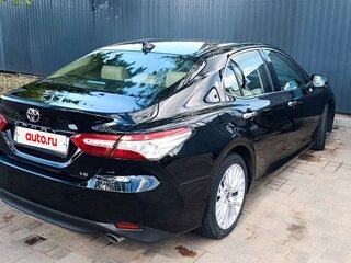 2020 Toyota Camry VIII (XV70), чёрный, 2650000 рублей, вид 3