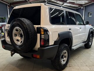2021 Nissan Patrol V (Y61) Рестайлинг, белый, 7500000 рублей, вид 5