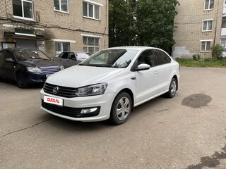 2018 Volkswagen Polo V Рестайлинг, белый, 950000 рублей, вид 1