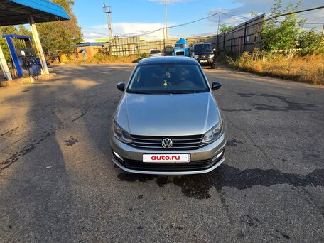 2019 Volkswagen Polo V Рестайлинг, серебристый, 890000 рублей, вид 2