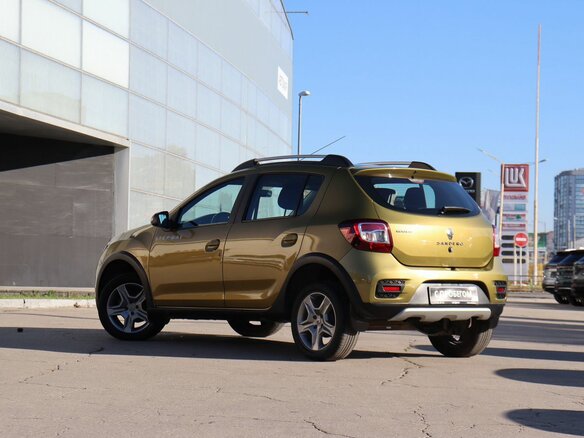 2016 Renault Sandero Stepway II, золотистый, 820000 рублей - вид 6