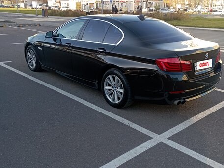 2013 BMW 5 серии 520i VI (F10/F11/F07), чёрный, 2200000 рублей, вид 2