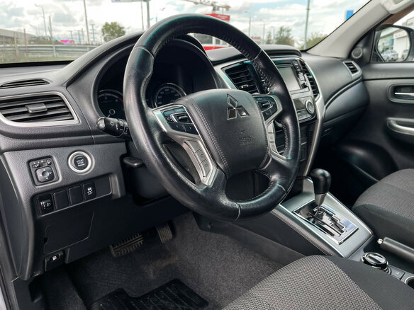 2022 Mitsubishi L200 V Рестайлинг, серый - вид 12