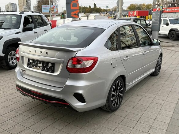 2026 Lada (ВАЗ) Granta Sport I Рестайлинг, серебристый, 1647000 рублей - вид 4